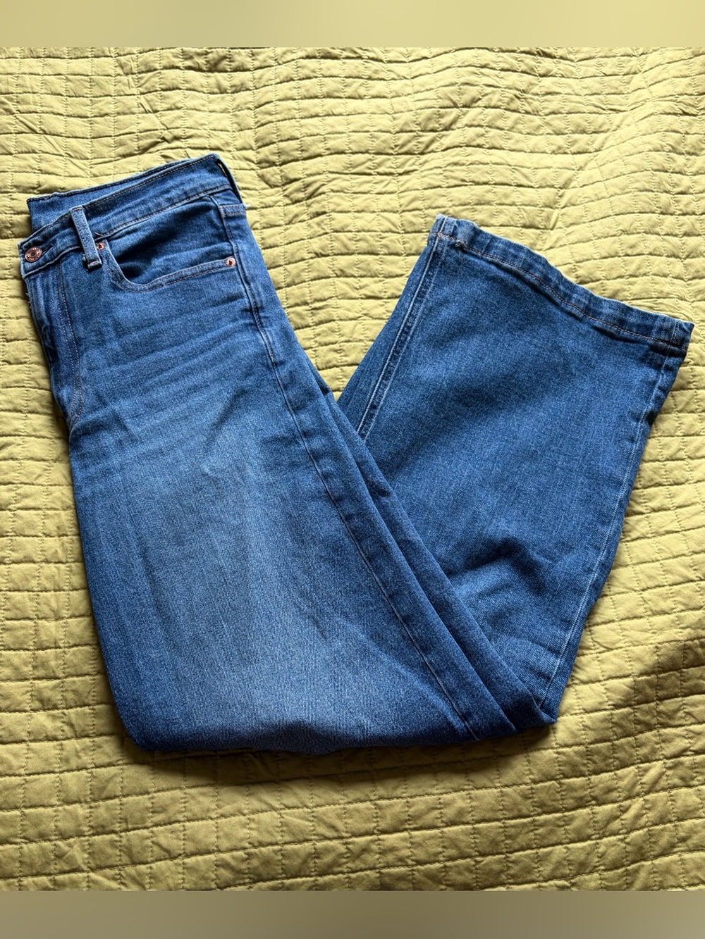 GAP “Stride” Wide-Leg Jeans in Medium Blue Wash